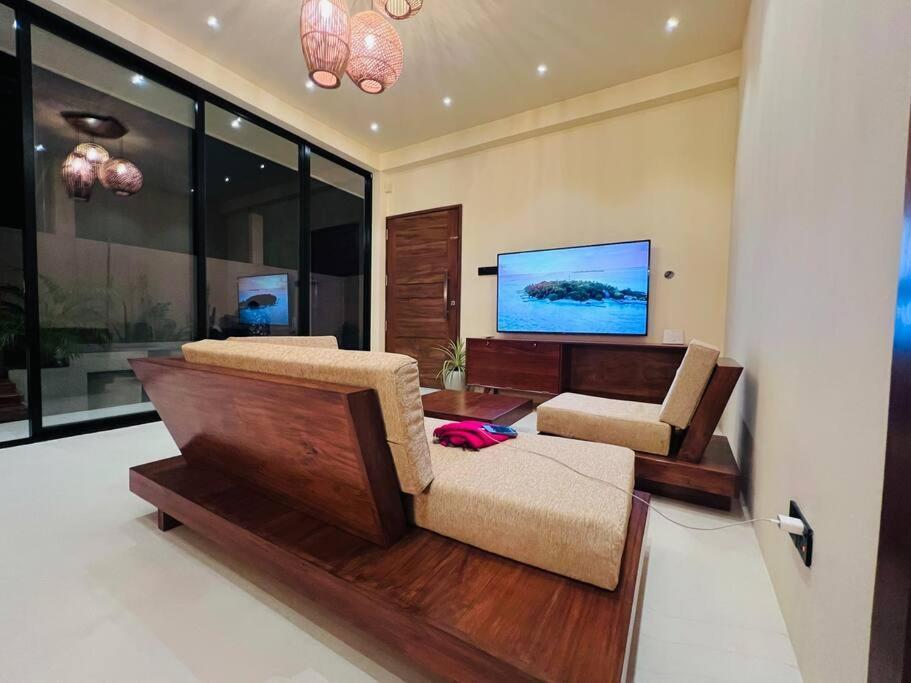 The Neylipz - Fully Air Conditioned 3 Bedroom Apartment Велигама Экстерьер фото